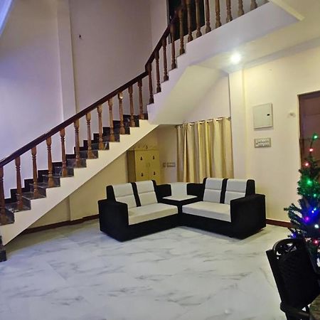 Le Cadillac Bungalow Puducherry Exterior foto