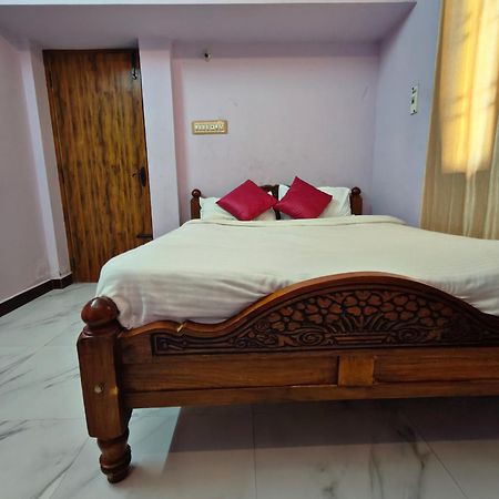 Le Cadillac Bungalow Puducherry Exterior foto