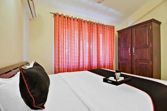 Le Cadillac Bungalow Puducherry Exterior foto