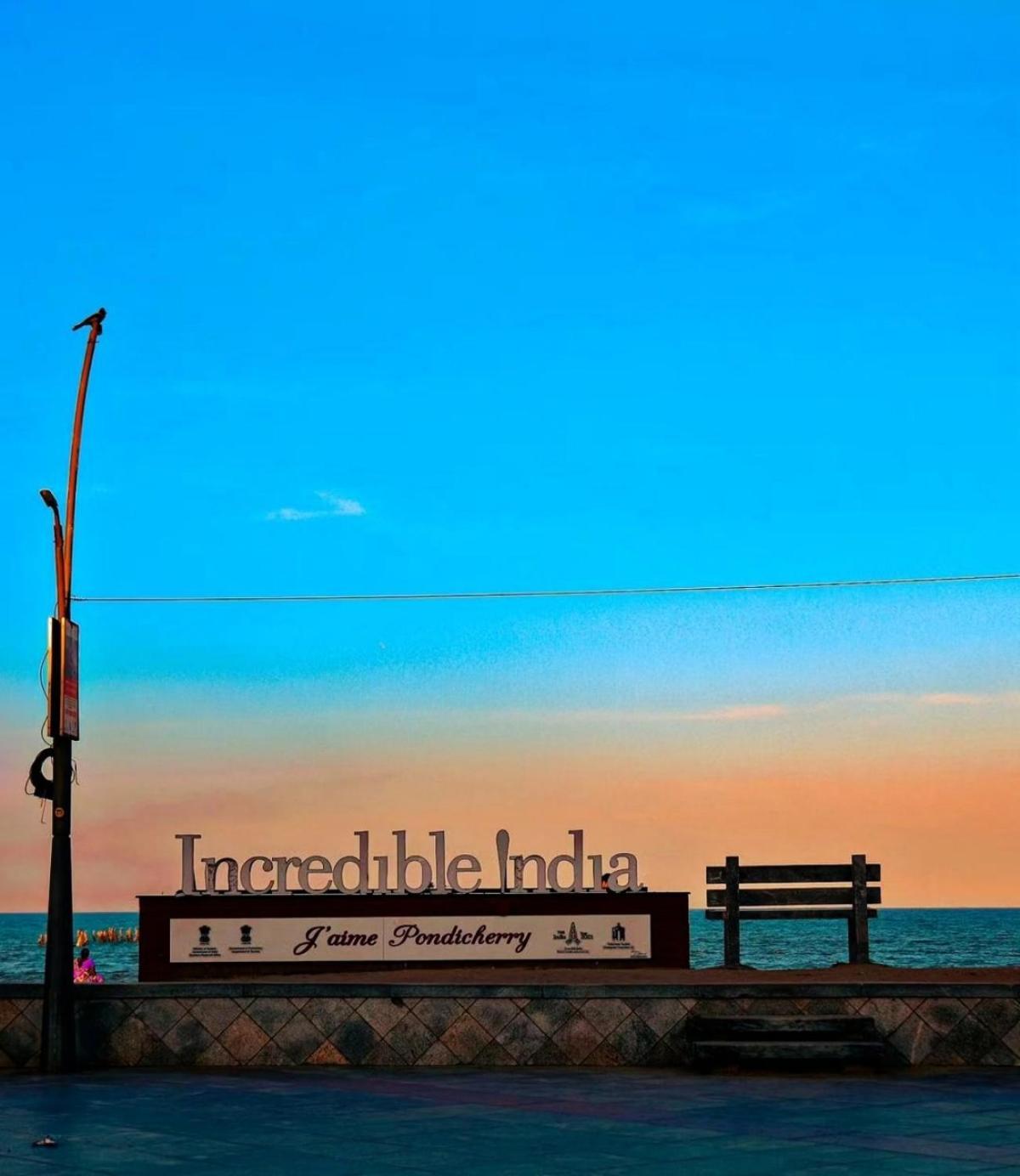 Le Cadillac Bungalow Puducherry Exterior foto